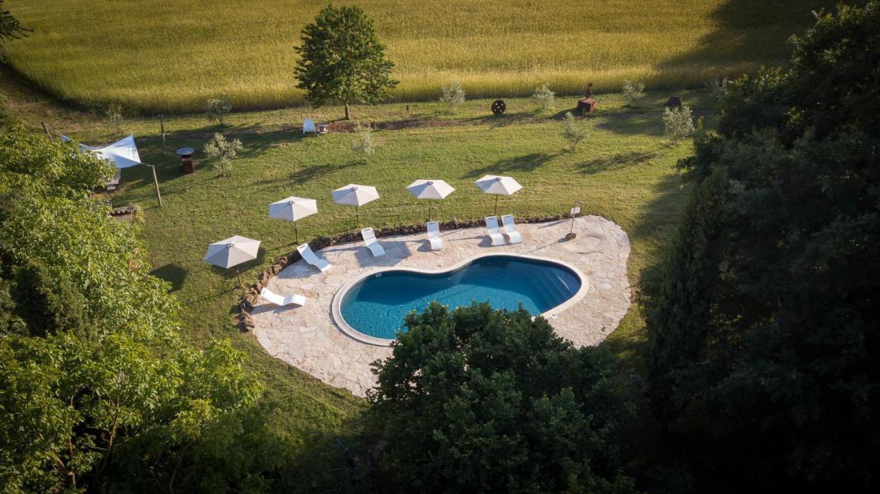 Glamping In Toscana, Luxury Tents In Agriturismo Biologico Sorano  Bagian luar foto