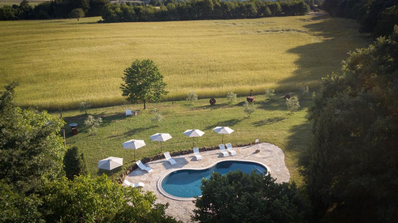 Glamping In Toscana, Luxury Tents In Agriturismo Biologico Sorano  Bagian luar foto